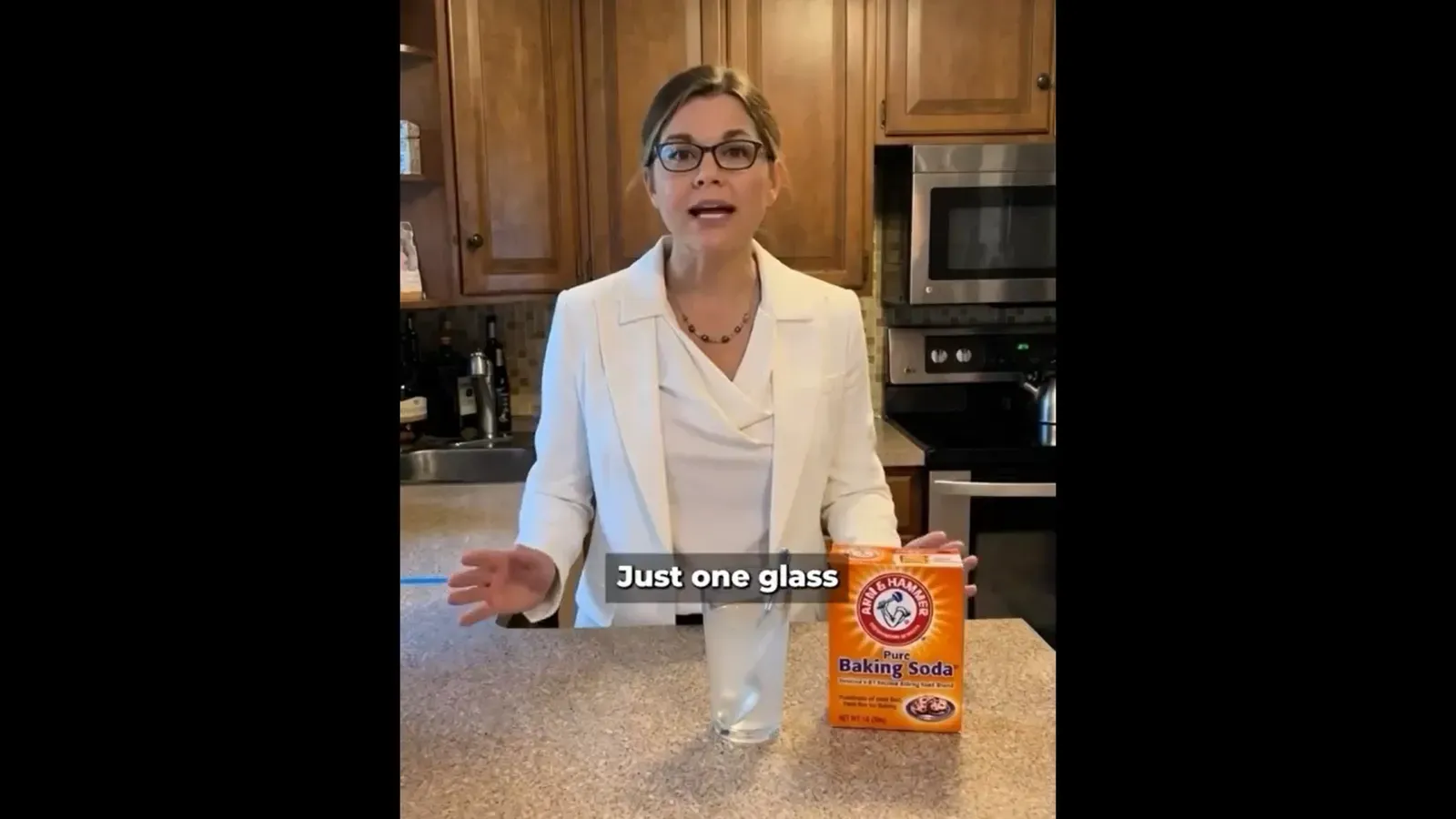 Baking soda morning protocol explained by Yale obesity researcher Dr. Ania Jastreboff